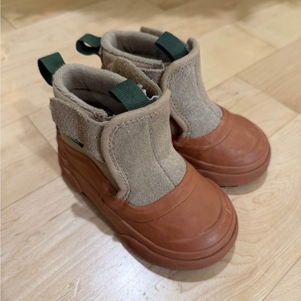 Vans Kids Brown and Tan MTE cold weather boot
